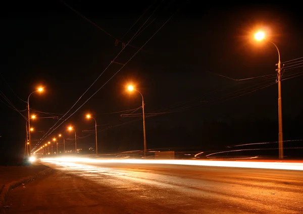 Дорога ночного движения — стоковое фото