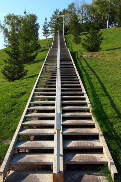 Металлическая лестница — стоковое фото