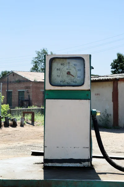 Vecchia stazione di servizio benzina — Foto Stock