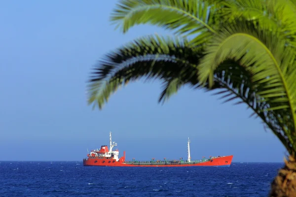 Navio no mar Mediterrâneo — Fotografia de Stock