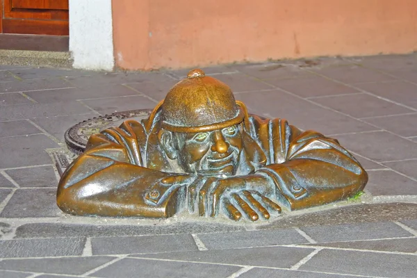 Funny sculpture in Bratislava — Stock Photo, Image