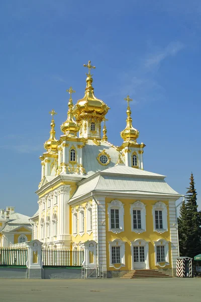 ペテルゴフで正教会 — ストック写真