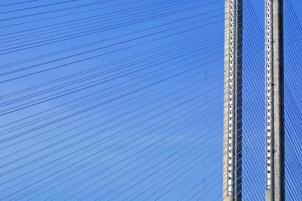 Brückenturm aus nächster Nähe — Stockfoto
