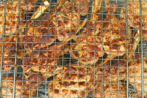 Rundvlees steaks koken op een grill — Stockfoto