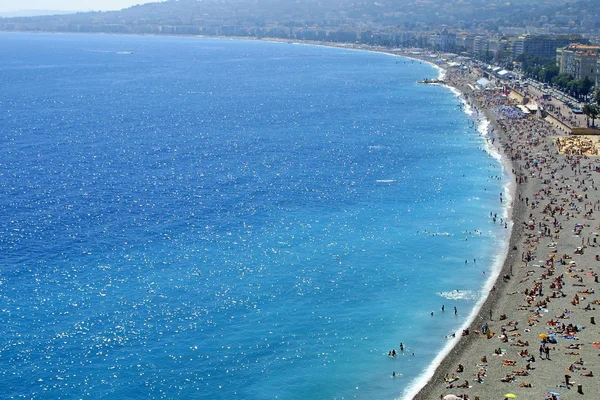Playa de guijarros en Niza — Foto de Stock