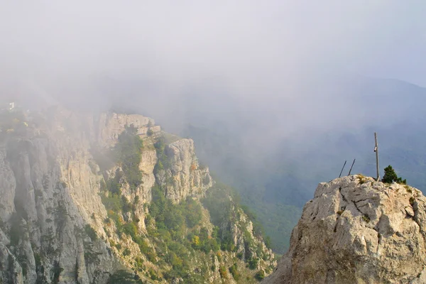 Croce su montagna, il Crimea — Foto Stock