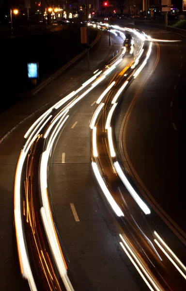 Luces de carretera nocturnas — Foto de Stock