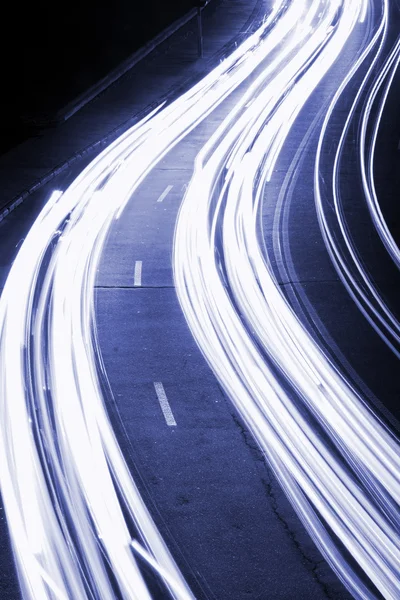 Luces de carretera nocturnas — Foto de Stock