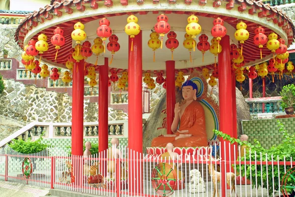 Estatua de Buda en templo chino — Foto de Stock