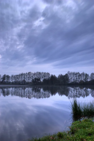 湖の hdr の日没 — ストック写真