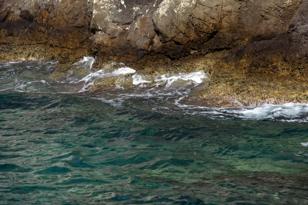 大海和岩石 inturkey — 图库照片