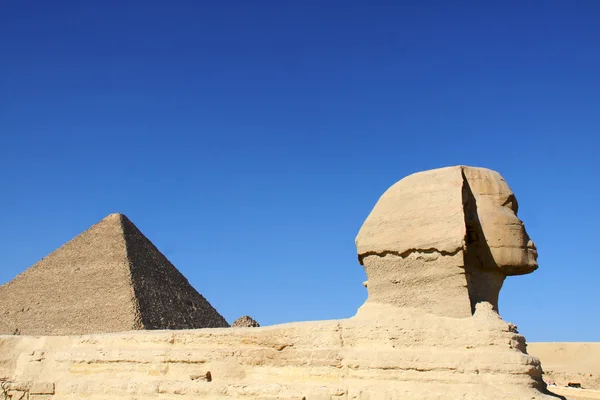 Große antike Skulptur von ägyptischen Sphi — Stockfoto