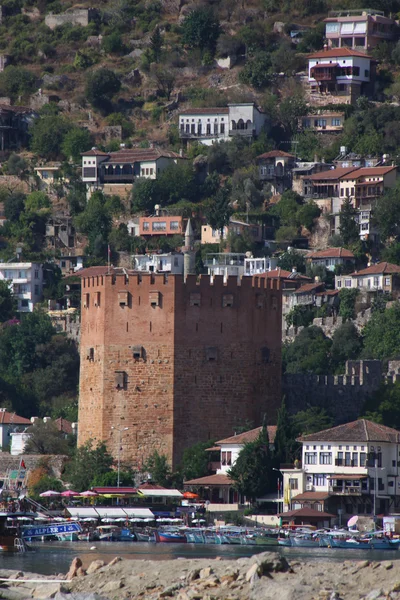 Vörös téglából épült torony Alanya — Stock Fotó