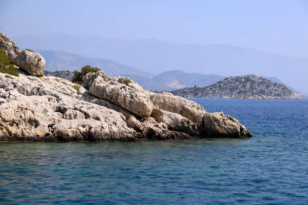 Roca y mar en Turquía — Foto de Stock
