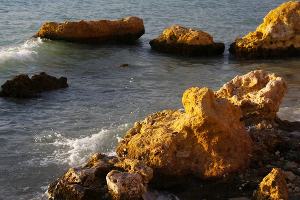 Червоне море на захід сонця хвилі — стокове фото