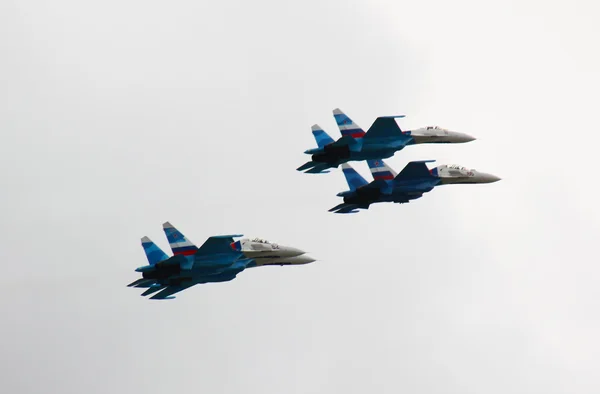 Caça russa no céu em aviashow MAKS — Fotografia de Stock