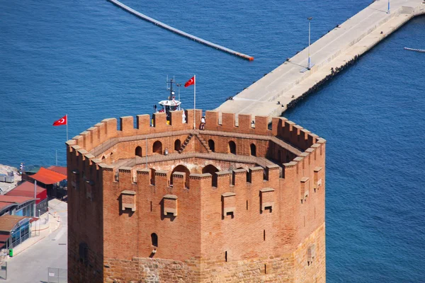 Port alanya ve kırmızı tuğla Kulesi — Stok fotoğraf