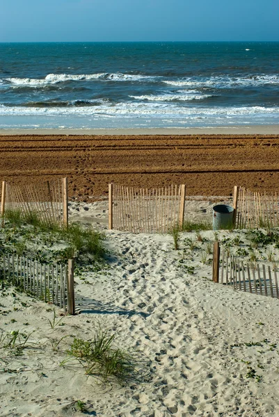 Playa de arena en el océano —  Fotos de Stock