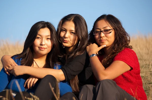 Милі азіатські молоді жінки — стокове фото