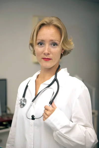 Professionista di medicina femminile — Foto Stock