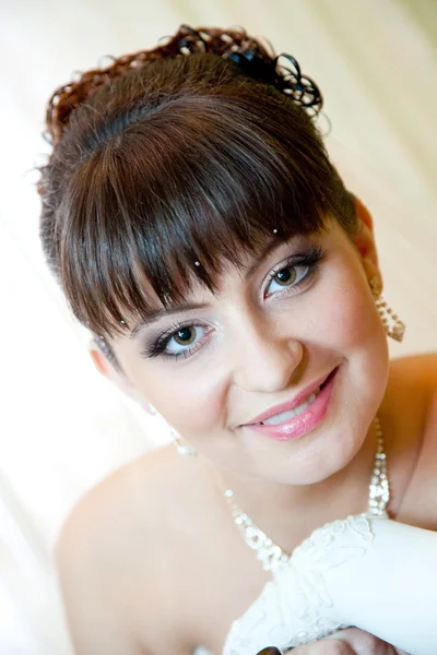 Молодая красивая невеста — стоковое фото