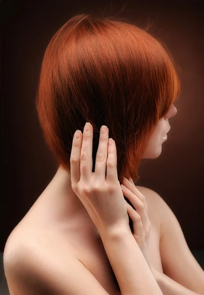 长头发覆盖女性脸 — 图库照片