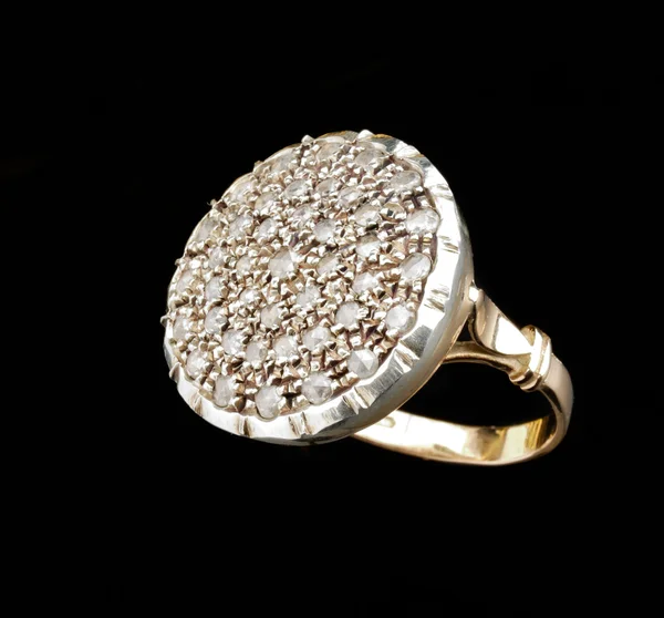 ダイヤモンド付きゴールデンリング — ストック写真