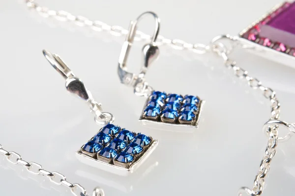 Earrings with diamonds — Stock Photo, Image
