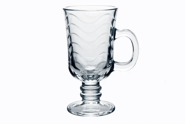 Порожній чайний стакан ізольований на білій спині — стокове фото