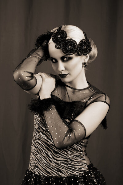 Красивые блондинки в стиле ретро
