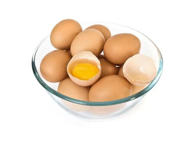 Cuenco de huevos sobre blanco — Foto de Stock