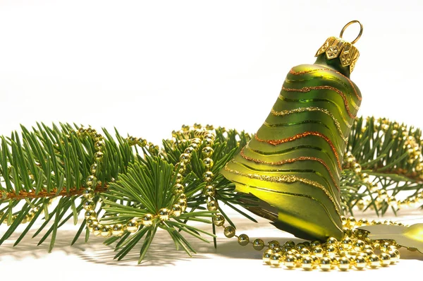 Árbol de Navidad y campana —  Fotos de Stock