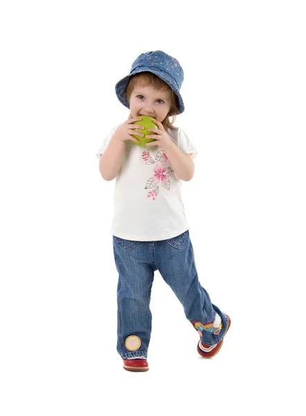 Petite fille avec pomme rouge mûre — Photo