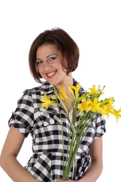Krásná žena s žlutým den lilie — Stock fotografie