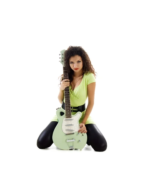 Piękne kobiety z jej gitara elektryczna — Zdjęcie stockowe