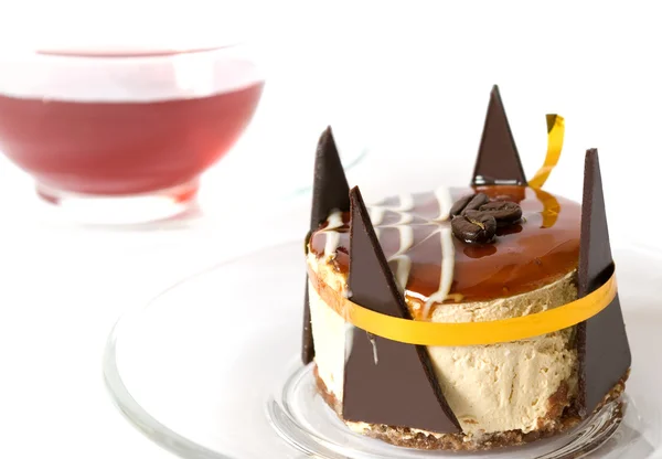 甘いケーキと紅茶のカップ — ストック写真