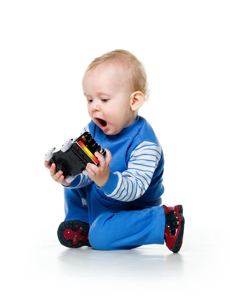可爱的小男孩用车玩具 — 图库照片