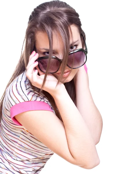 Mujer con una camisa rosa con las gafas — Foto de Stock