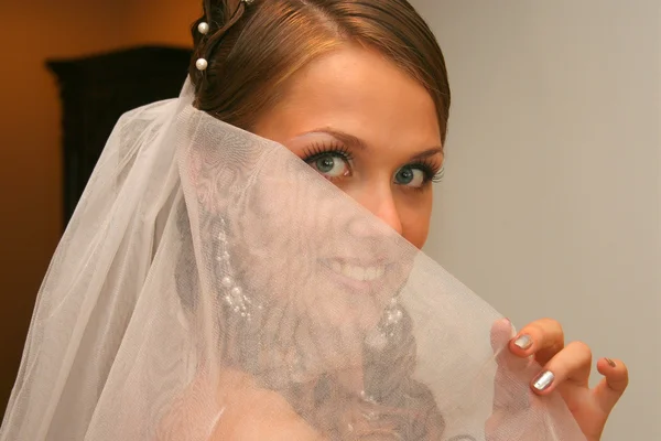 Noiva em vestido de noiva — Fotografia de Stock