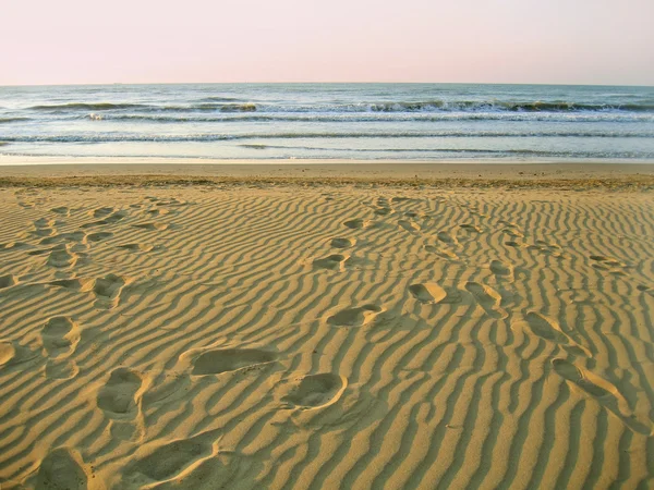 Rano pustej plaży — Zdjęcie stockowe