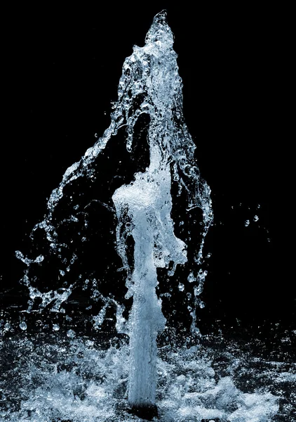 Vattenfall isolerade på svart — Stockfoto