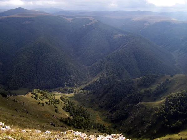 Dağlar kavkazkie, Rusya Federasyonu — Stok fotoğraf