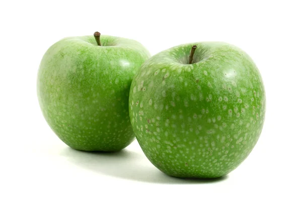Twee verse groene appels — Stockfoto