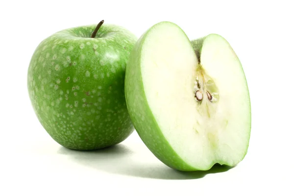 Φρέσκο πράσινο μήλο με το μισό — Φωτογραφία Αρχείου
