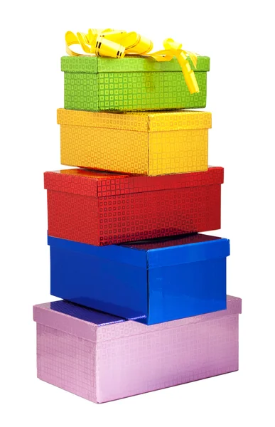 Цветные подарочные коробки, изолированные на белой ба — стоковое фото