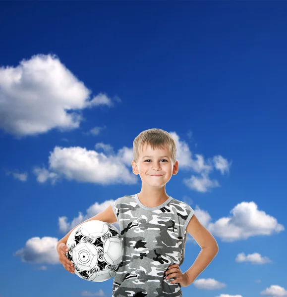 소년 축구 공을 들고 — 스톡 사진