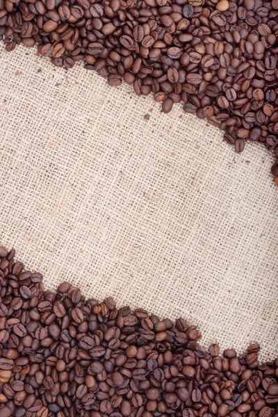 Hnědá pražená kávová zrna. — Stock fotografie