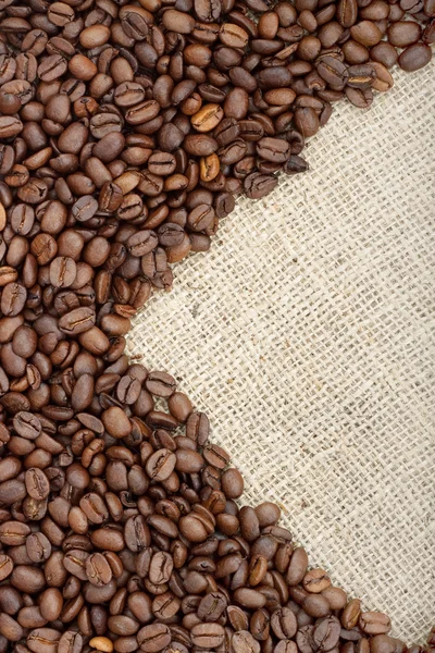 Grains de café torréfiés bruns. — Photo