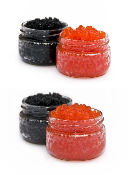 El caviar rojo y negro en el corazón — Foto de Stock