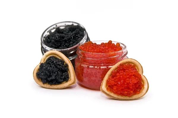 Rød og svart kaviar i et hjerte – stockfoto